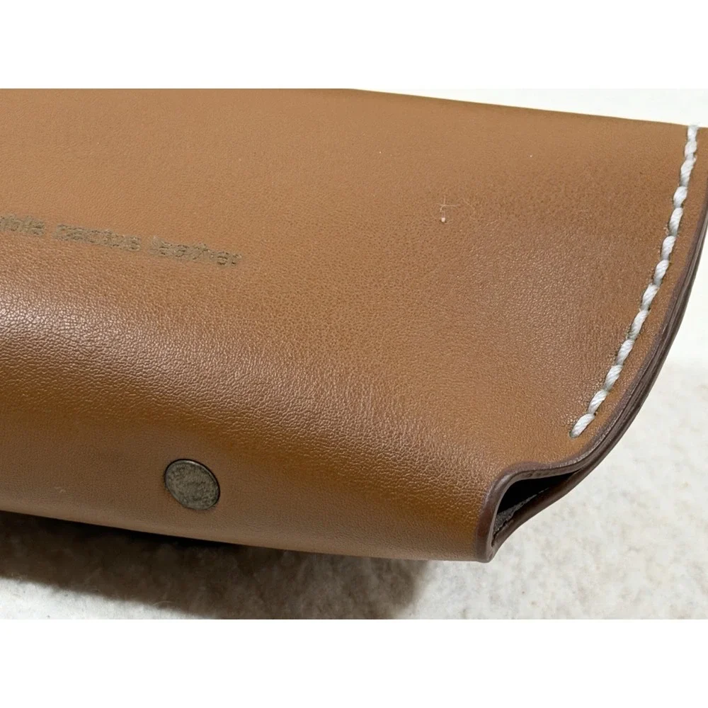 BAUD Cactus Leather Eyeglass Case Brown Sustainable Minimalist‎ Travel Style